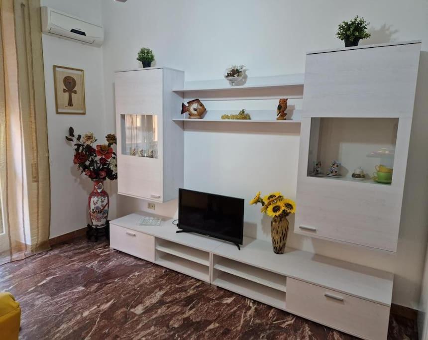 La Casa Di Angelica Apartment Каляри Екстериор снимка