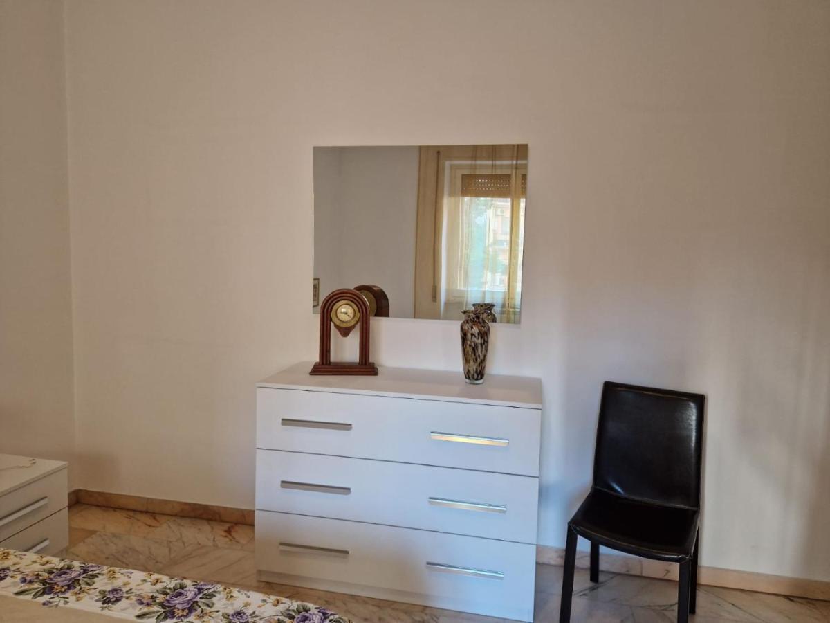 La Casa Di Angelica Apartment Каляри Екстериор снимка