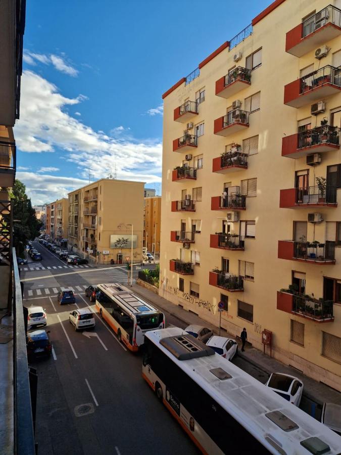 La Casa Di Angelica Apartment Каляри Екстериор снимка