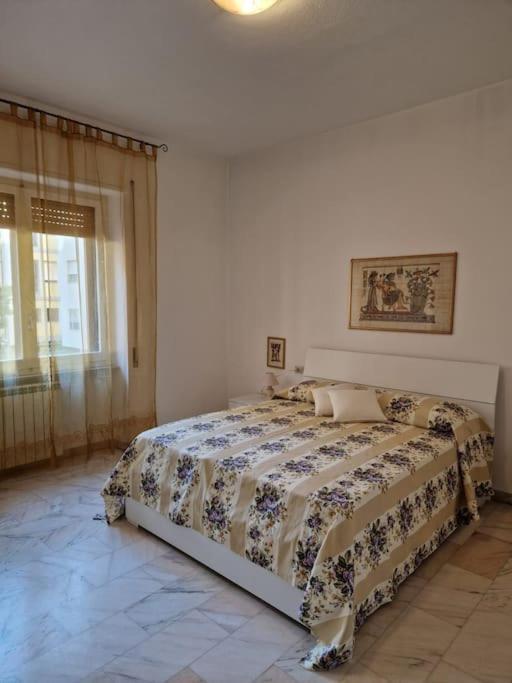 La Casa Di Angelica Apartment Каляри Екстериор снимка